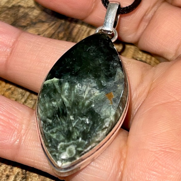 Deep Green Emerald Seraphinite Pendant 2 1/4” - Picture 4 of 11